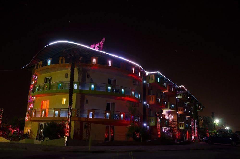 Lilalo Ηotel Paralía المظهر الخارجي الصورة