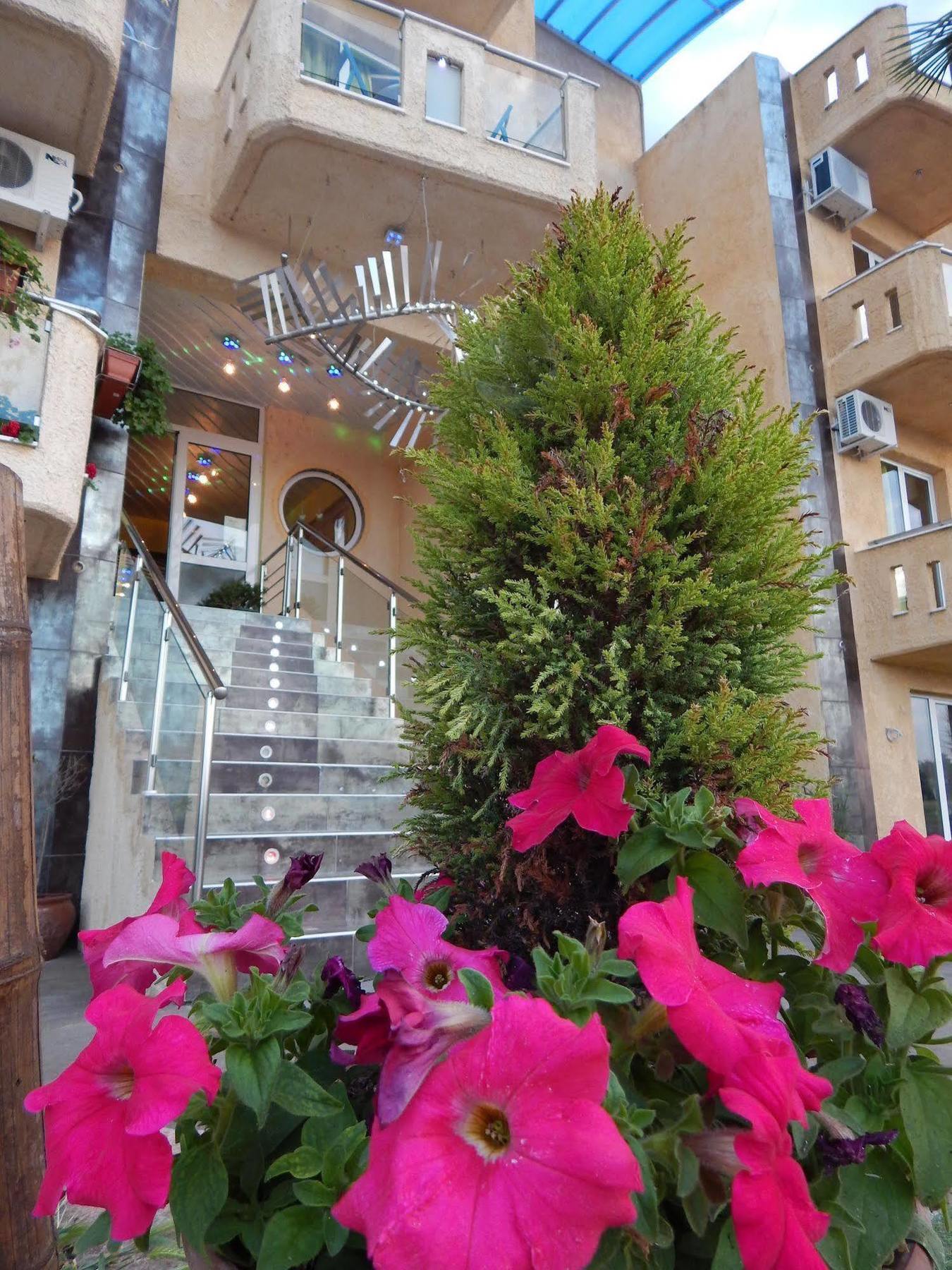 Lilalo Ηotel Paralía المظهر الخارجي الصورة